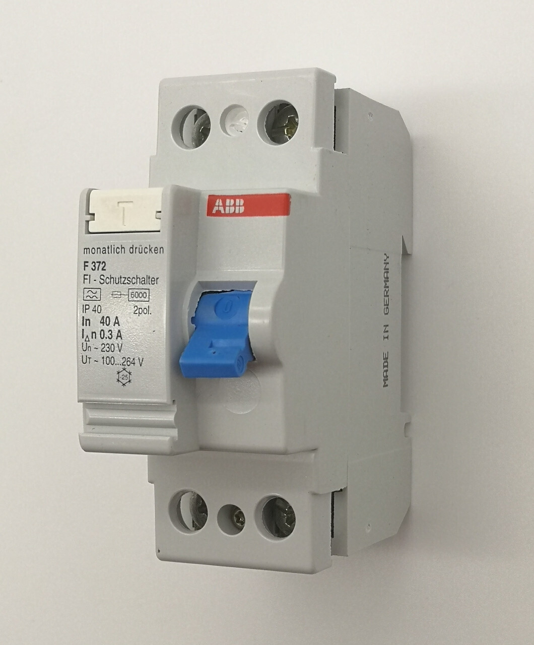 УЗО 2-полюсный 40А, ток утечки - 300мА ABB F372/40/03 сн GHF3720001R4550