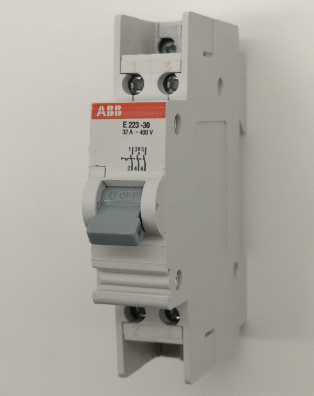 Модульный переключатель 32А, 3НО контакта ABB E223-30 GHE2231001R0003