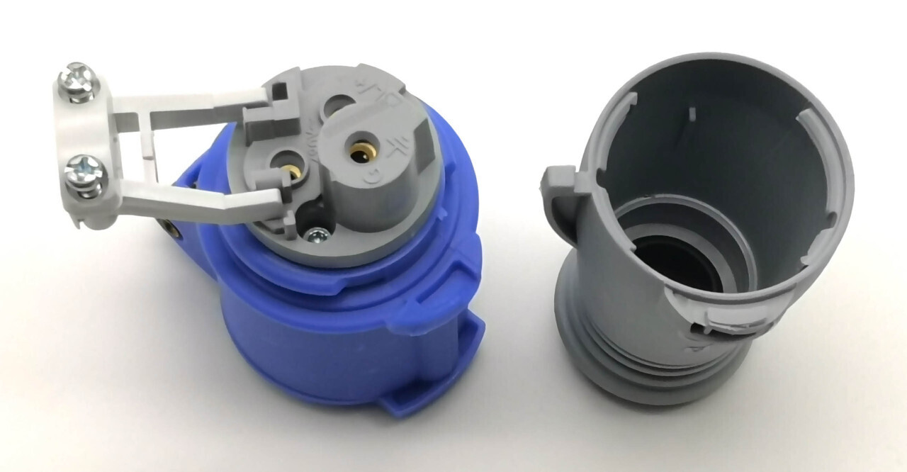 Розетка для монтажа на кабель 16A, 2P+E, IP44, 220В ABB CEW 216 C6  2CMA193521R1000