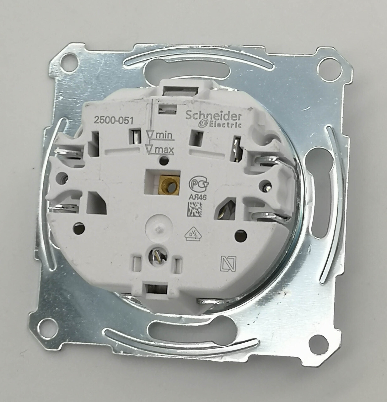 Мех-М Розетки С Крышк. З/К, С/Ш Ip 44, 220В Mtn2310-0319 Schneider Electric