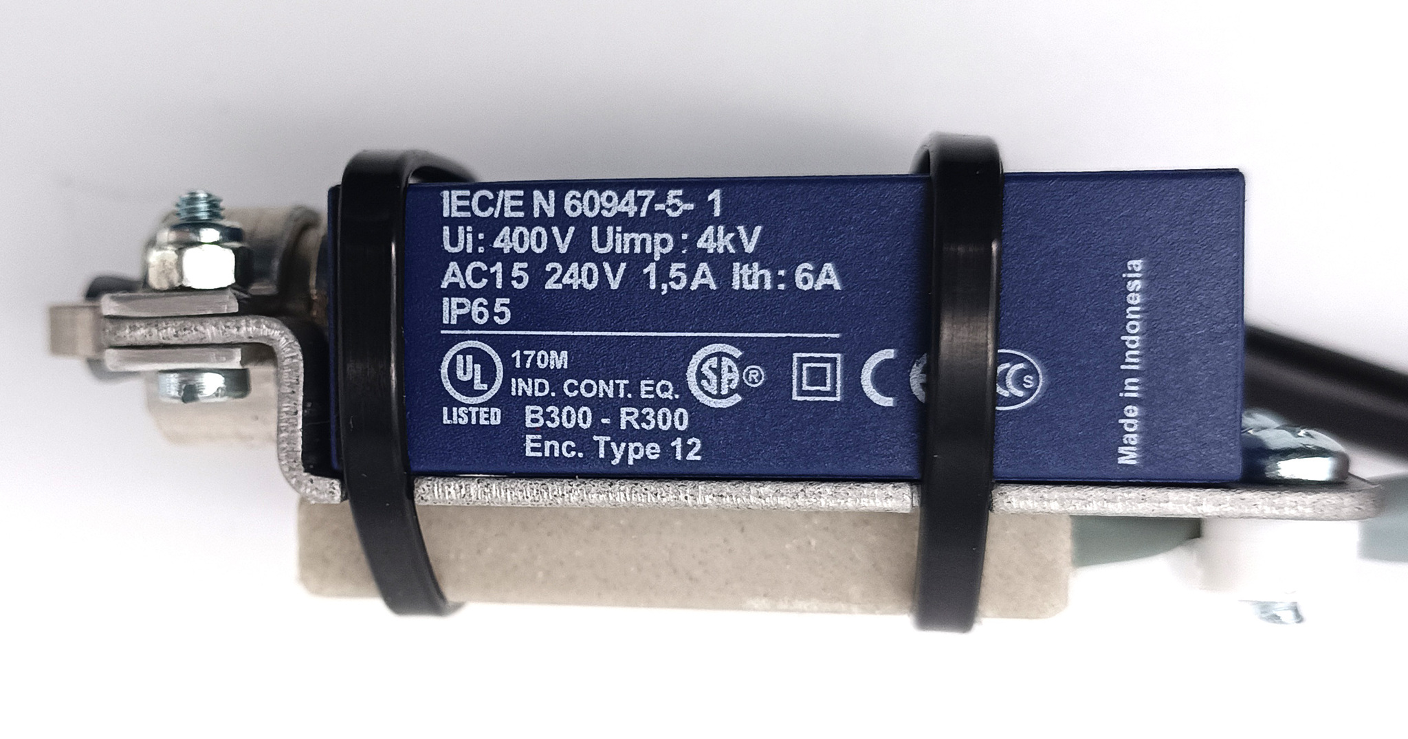 Выключатель концевой Telemecanique XCMN2102L1