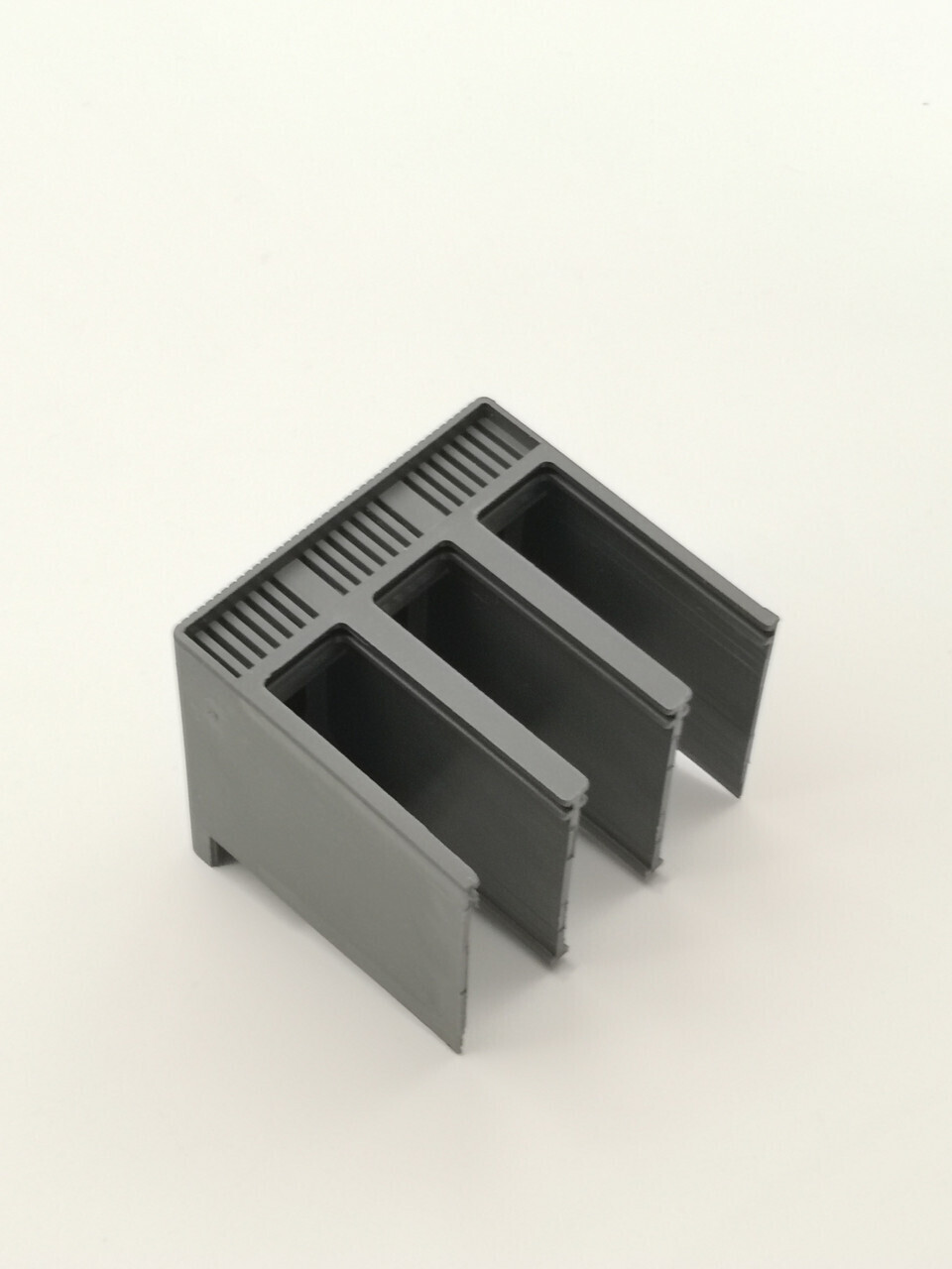 Клеммная крышка высокая HOCH T1 3-х пол. ABB 1SDA051415R0001
