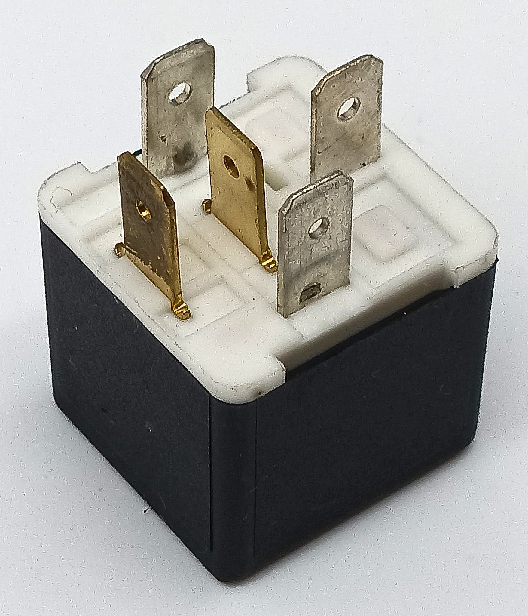 Реле Hella 4RD003520-15 24v, 10/20a