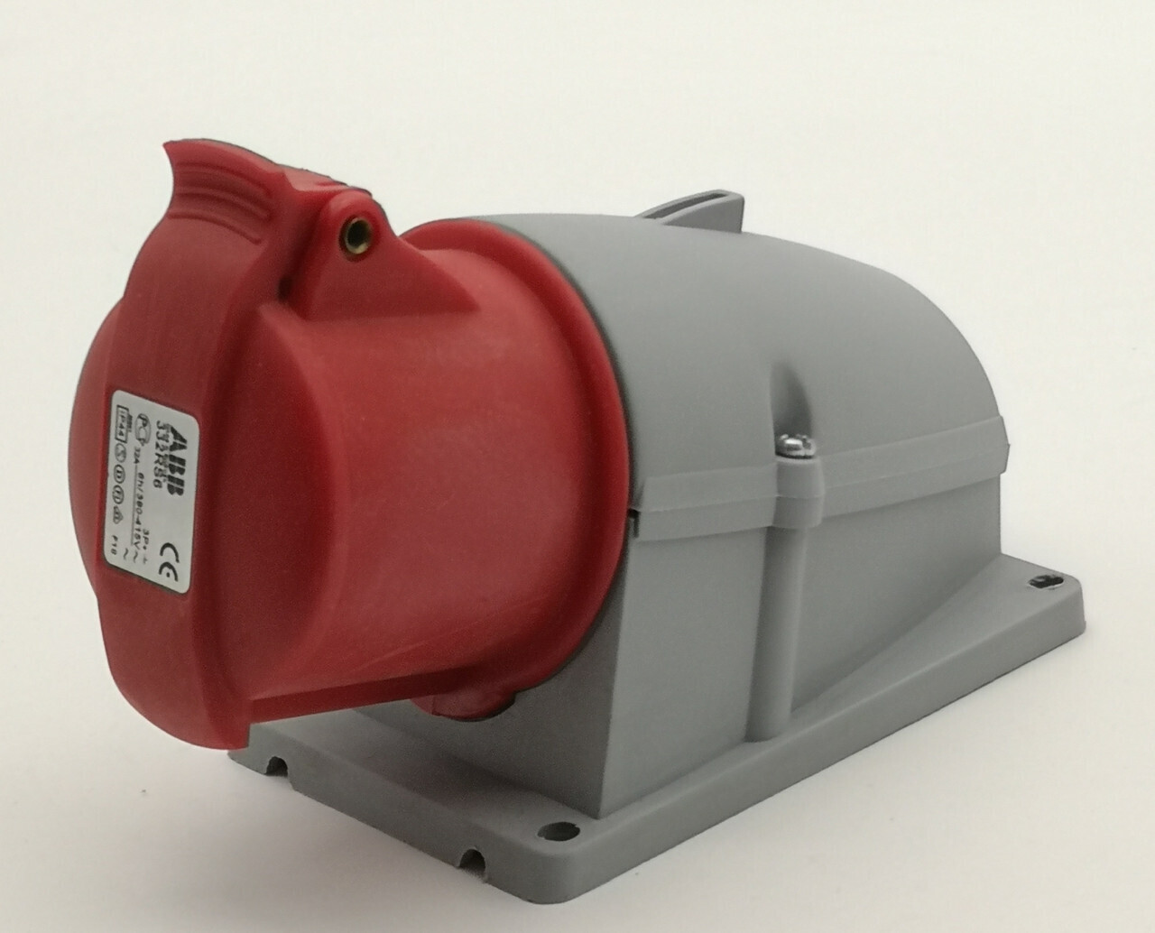 Розетка для монтажа на поверхность 32A, 3P+E, IP44, 380В ABB CEW 332 RS6 2CMA193130R1000