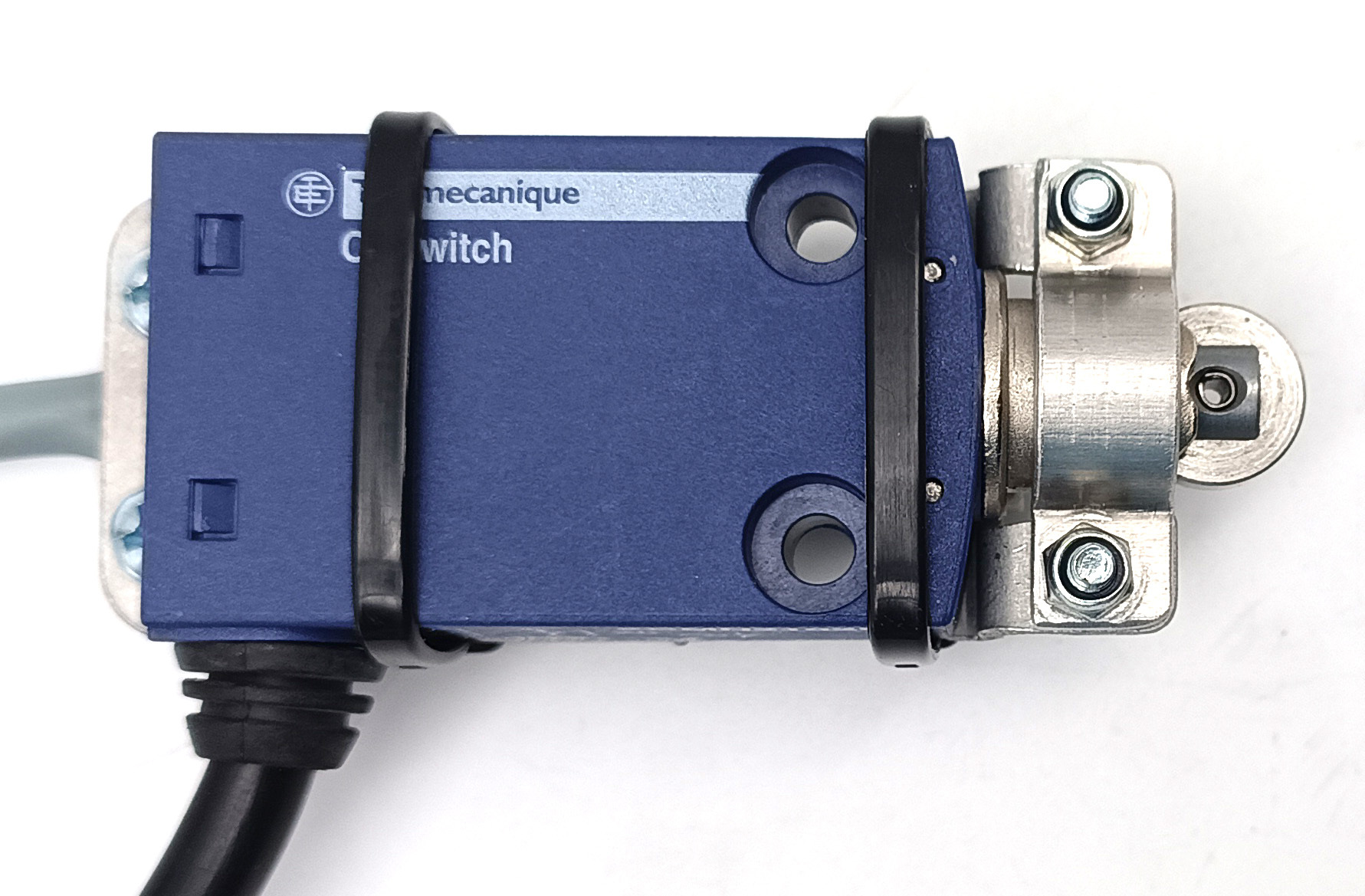 Выключатель концевой Telemecanique XCMN2102L1