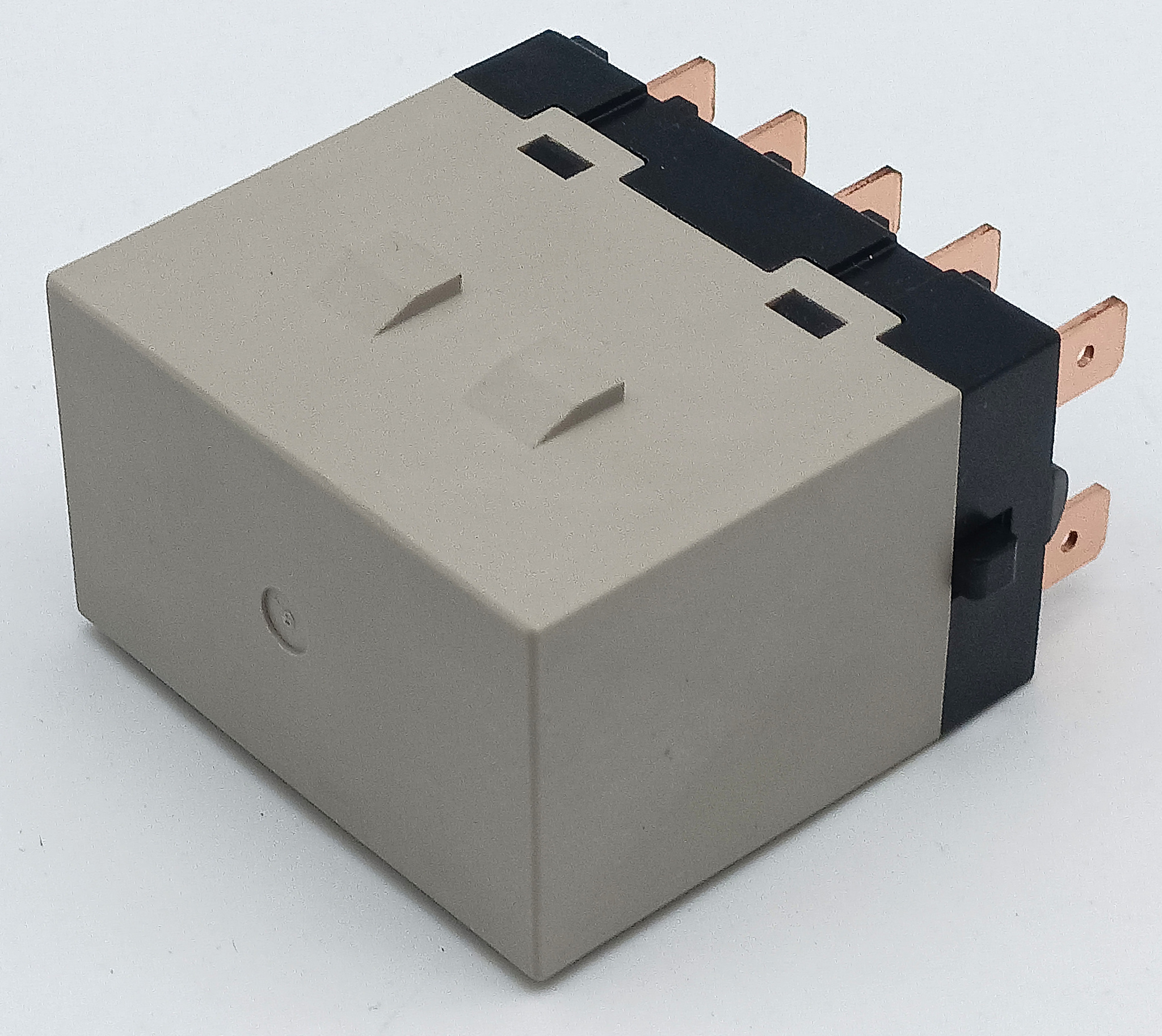 Реле Omron G7J-2.A2B-T (Yale 582026571) 25a, 12v