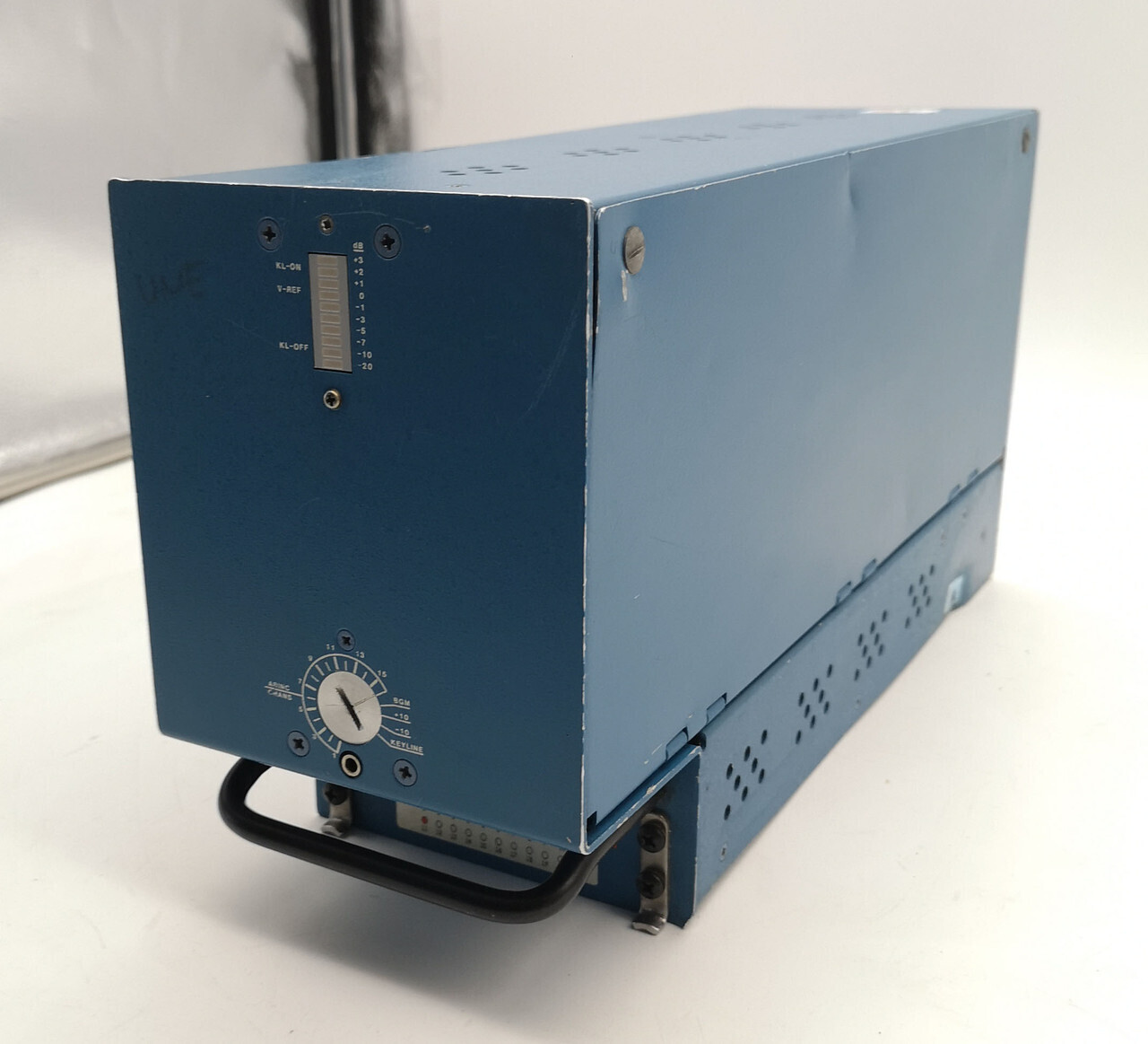 Audio reproducer 980-9800-823