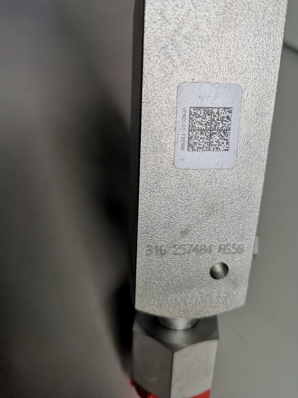 Блок клапанный вентильный Метран/Emerson 0106 МТ12 DB11 SC11-13-WQ843005 68 MPa 50 oC, 30 Mpa 200oC, 316 SST