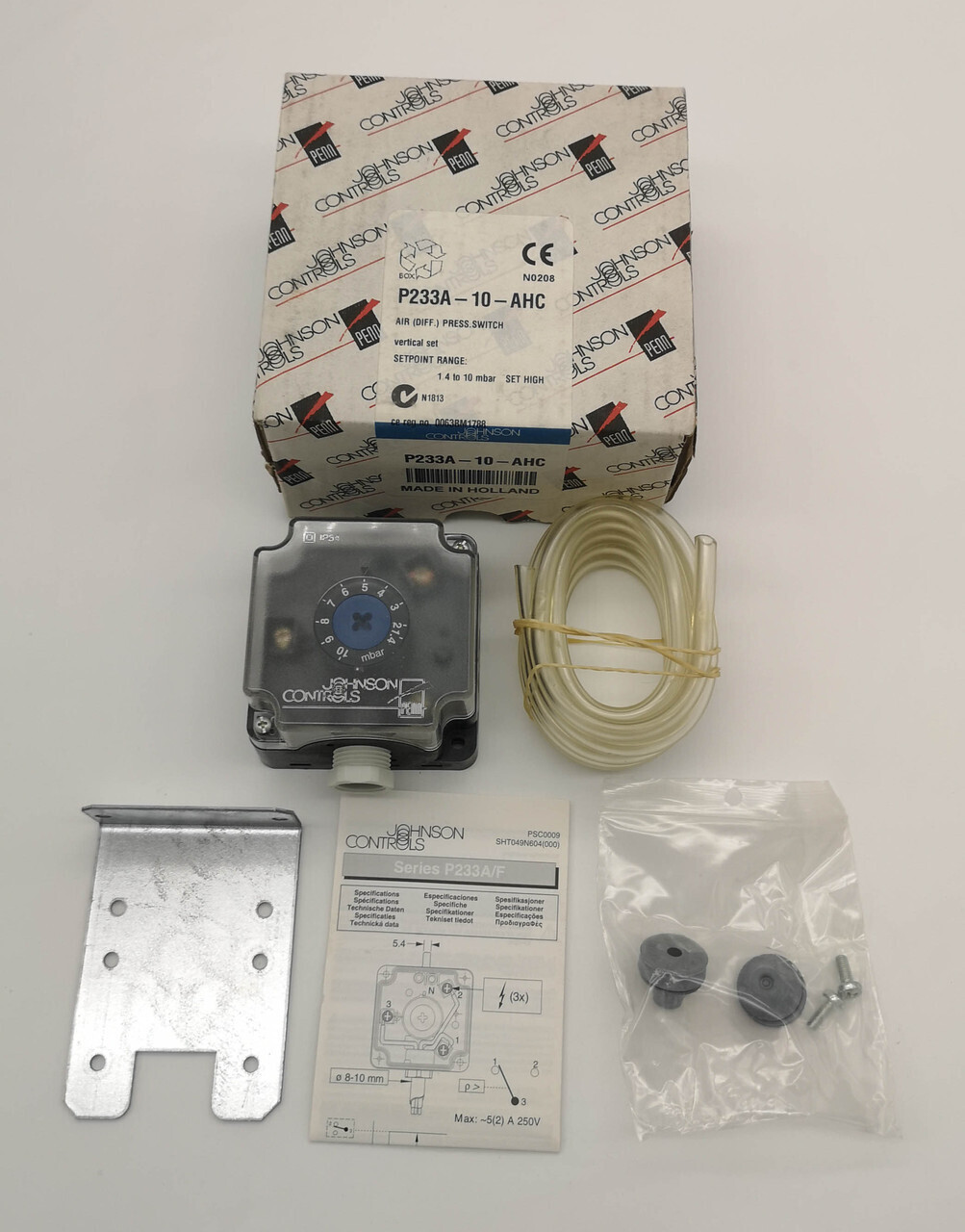 Манометр разности - перепада давлений Johnson Controls P233A-10-AHC