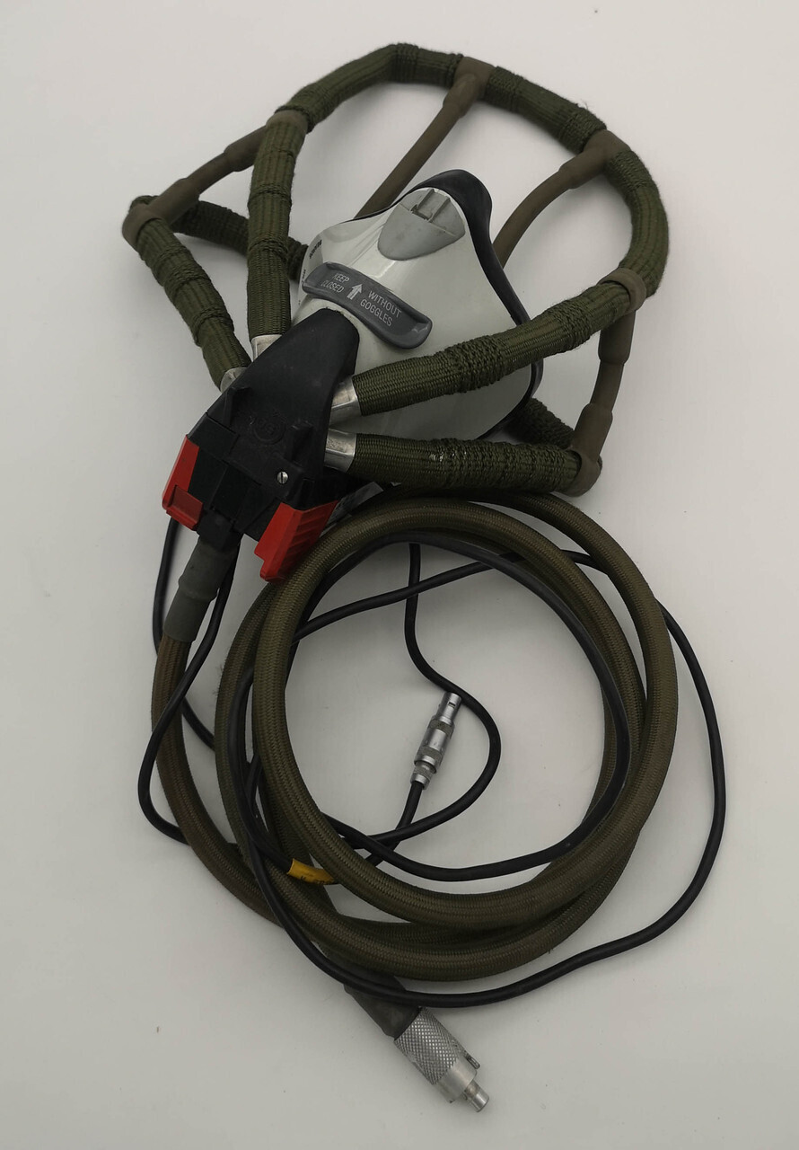 Crew oxygen mask regulator (маска)  MC10-25-104