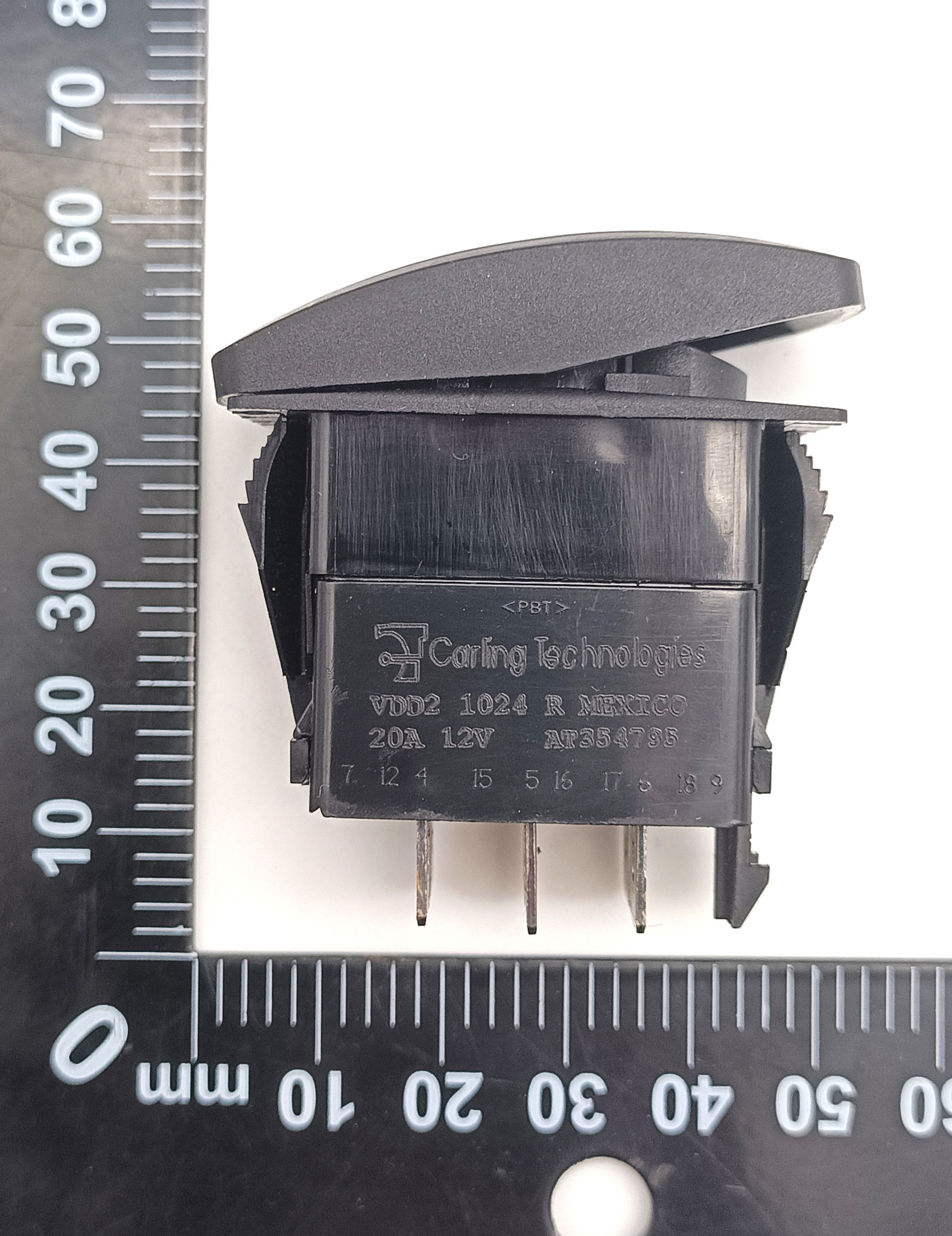 Переключатель CARLING TECHNOLOGIES AT354795 20a 12v