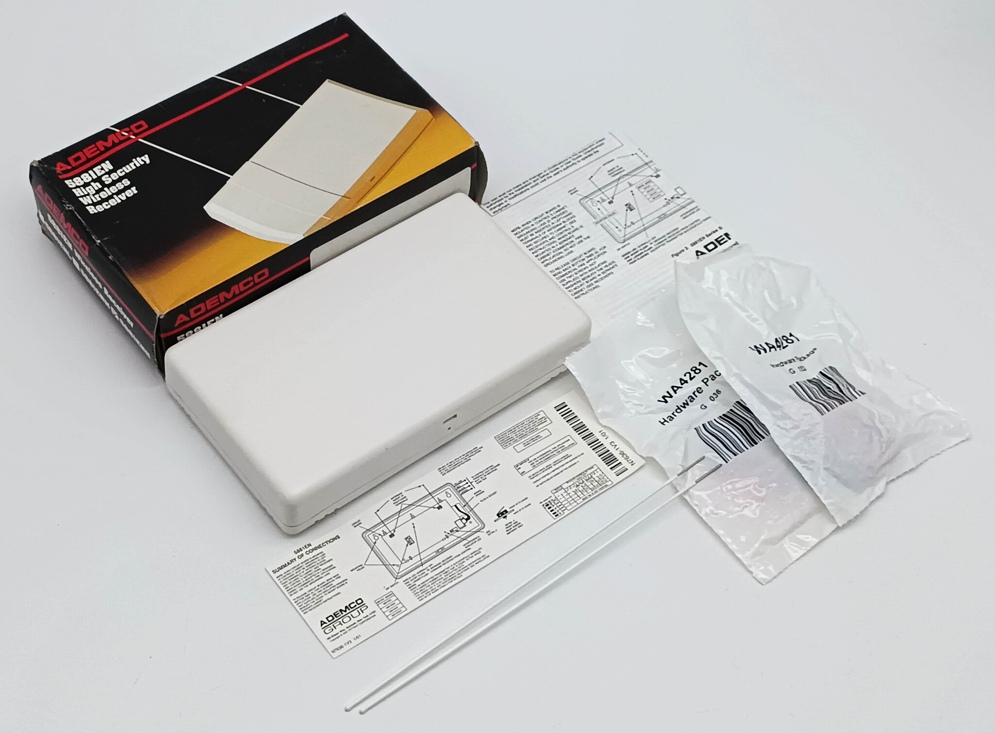 Расширитель шлейфов ADEMCO 5881ENH радиоканальный Honeywell радиорсаширитель 5881-ENH